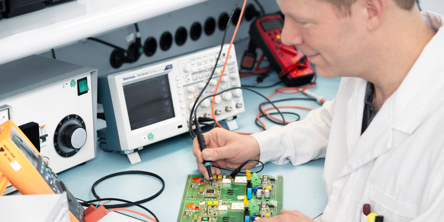 Elektroniker im Fertigungsteam (m/w/d), 1. Bild